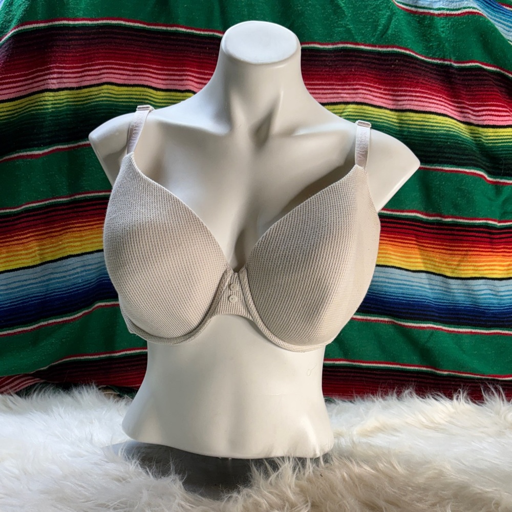 Victoria's Secret Cream Underwire Bra